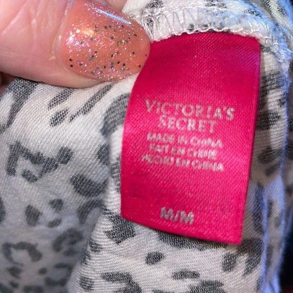 **SOLD ON MARKETPLACE ❤️Soft and sexy Victoria’s Secret cotton robe - Picture 9 of 10